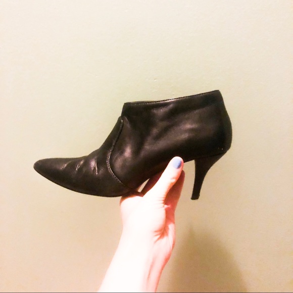 Colin Stuart Shoes - Colin Stuart | Black Pointed Toe Ankle Bootie